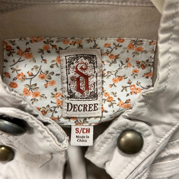 Decree Women's Beige Military Style Jacket - Picture 2 of 6